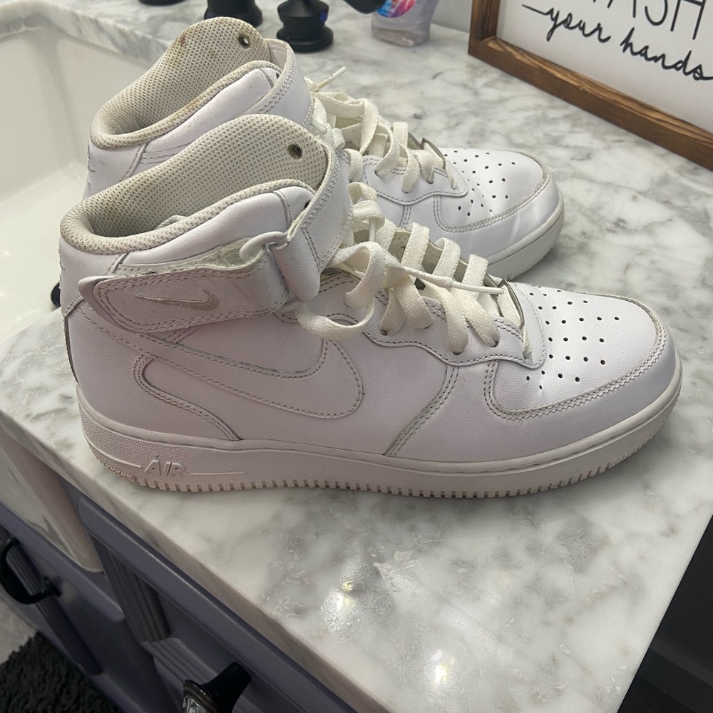 Air Force 1 mid top